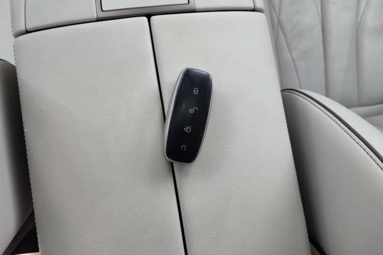 Used Denza D9 2022 DM-i 970 Four-Wheel Drive Flagship Model
