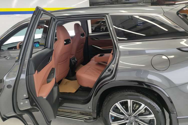 Used Changan CS75 PLUS 2023 3rd Generation 1.5T Automatic Prestige Model
