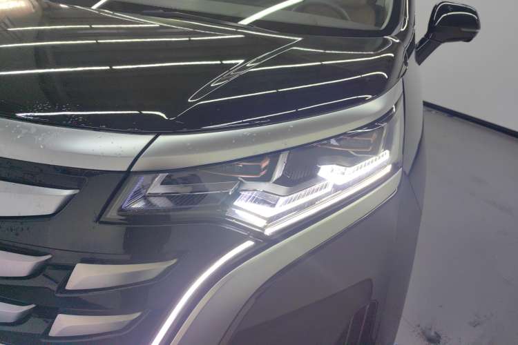 Used Denza D9 2022 DM-i 970 Four-Wheel Drive Flagship Model