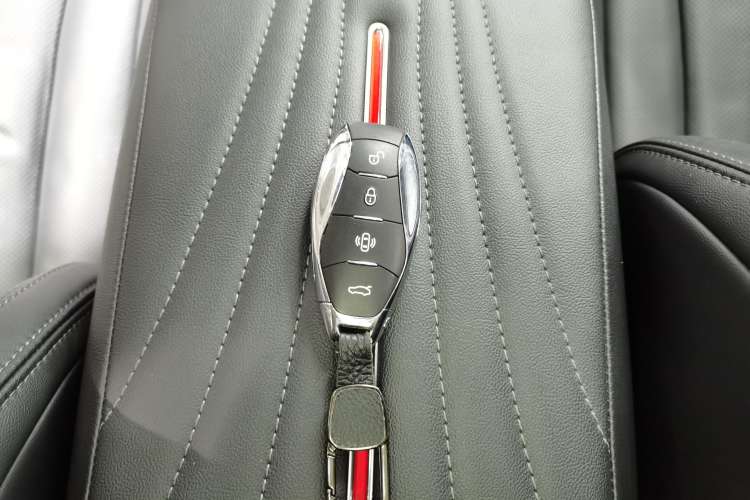 Used Hongqi H5 2023 2.0T Automatic Smart Connect Flagship Edition
