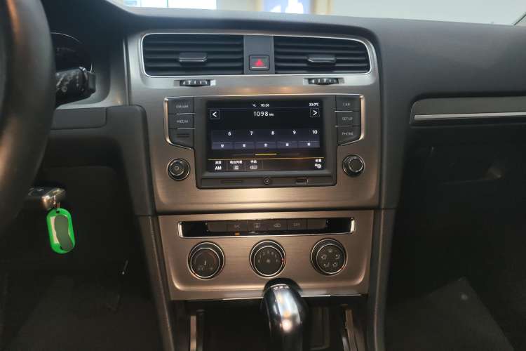 Used Volkswagen Golf 2016 230TSI Automatic Comfort Version
