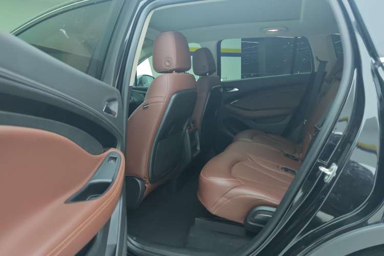 Used Buick Envision 2020 20T Two-Wheel Drive Luxury Model
