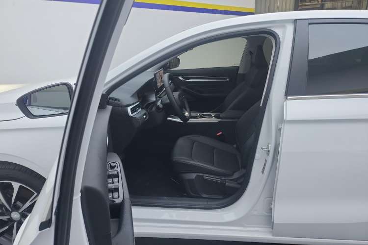 Used Geely Auto Emgrand 2025 4th Generation 1.5L CVT Luxury Version
