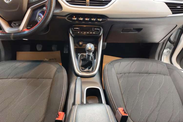 Used Baojun 510 2019 1.5L Manual Enjoyment Model 77kW China VI Emission Standard
