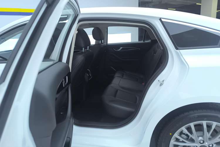 Used Bestune B70 2025 Dragon Edition 1.5T Enjoyment Model
