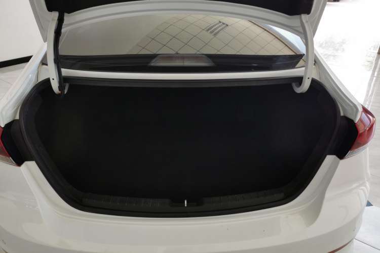 Used Hyundai Elantra 2016 1.6L Automatic ZhiXuan – Elite Version
