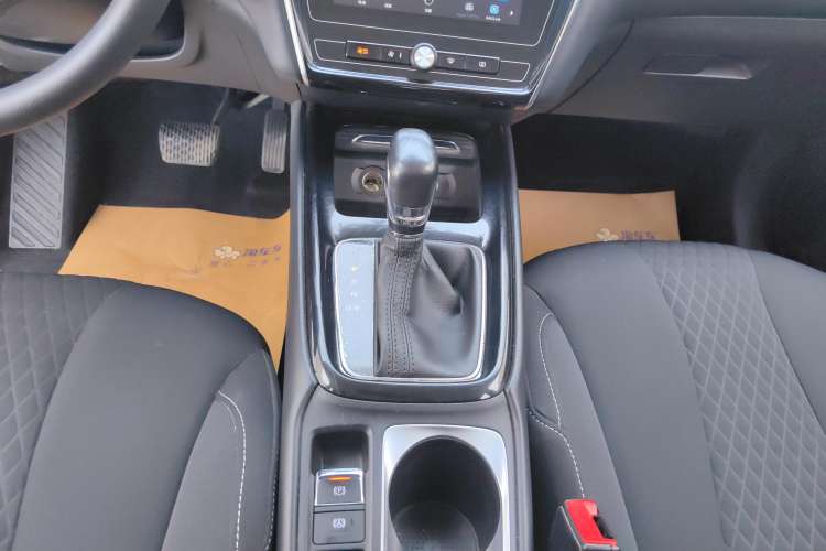 Used Roewe i5 2020 1.5L Automatic 4G Connected Linghao Edition
