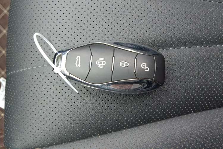 Used Hongqi H5 2023 2.0T Automatic Smart Connect Flagship Edition
