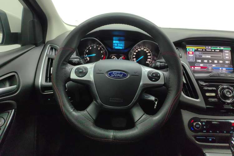 Used Ford Focus 2012 Sedan 1.6L Automatic Fashion Edition

