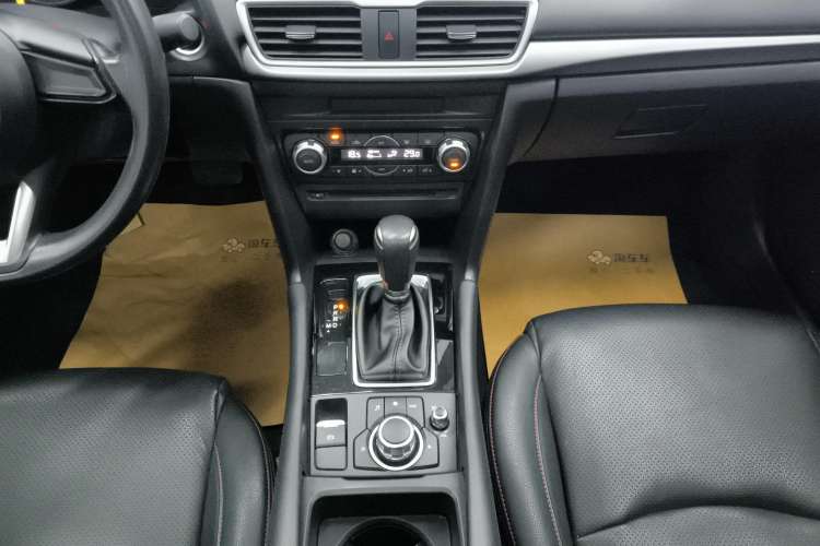 Used Mazda Mazda 3 Axela 2017 Sedan 1.5L Automatic Luxury Model Emission Standard China V
