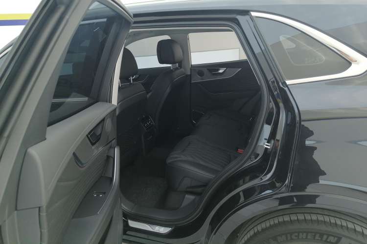 Used Hongqi HS5 2023 2.0T Qixiang Pro Edition
