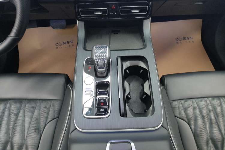 Used GAC Trumpchi GS8 2022 Linghang Series 2.0 TGDI Two-Wheel-Drive Luxury Smart Connectivity Version (7 Seats)
