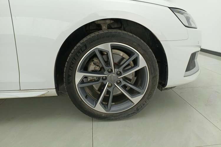 Used Audi A4L 2020 40 TFSI Fashionable and Elegant Model
