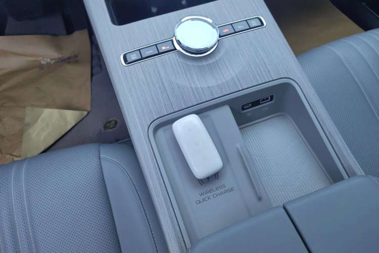 Used  E8 2024 550 km Range Rear-Drive MAX
