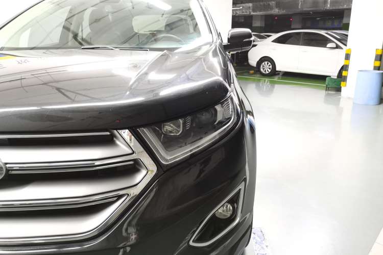 Used Ford Edge 2015 2.0T GTDi Two-Wheel-Drive High-Line Version
