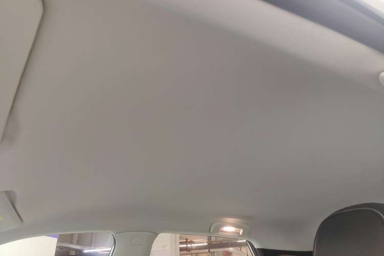 Used Venucia V DD-i 2023 60km iC Version
