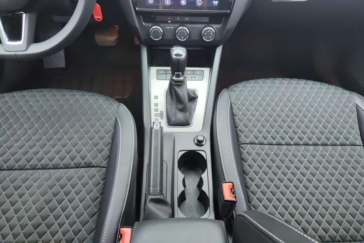 Used Skoda Octavia 2019 1.5L Automatic Smart Drive Luxury Edition China VI Standard
