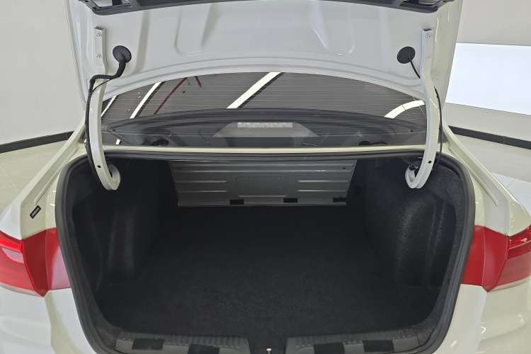 Used Volkswagen Santana 2019 1.5L Manual Fashion Edition China VI Standard
