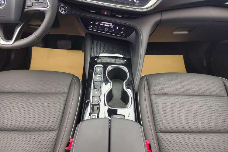 Used Buick Envision 2023 Encore S 552T Two-Wheel Drive Luxury Model
