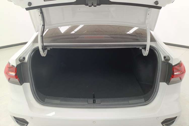 Used Roewe i5 2021 Revised Version 1.5L CVT Diamond Edition
