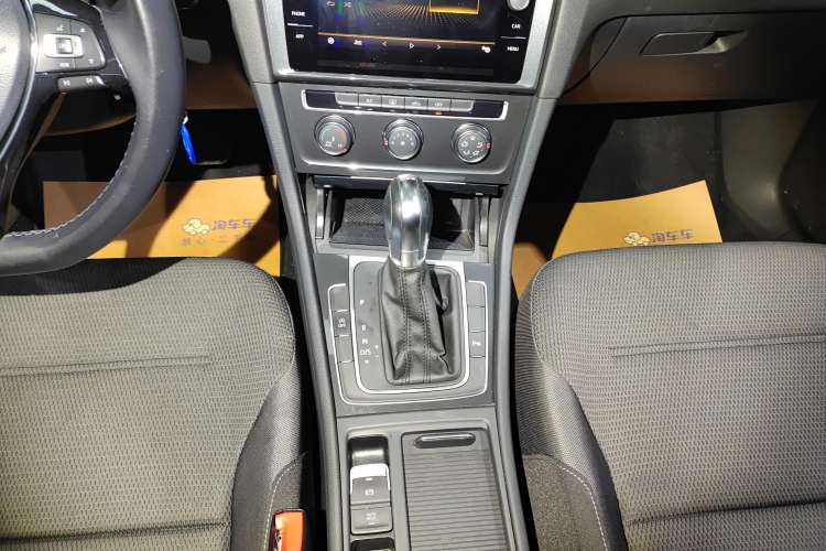 Used Volkswagen Golf 2019 1.8TSI Travel Edition
