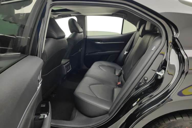 Used Toyota Camry 2021 2.0G Luxury Edition
