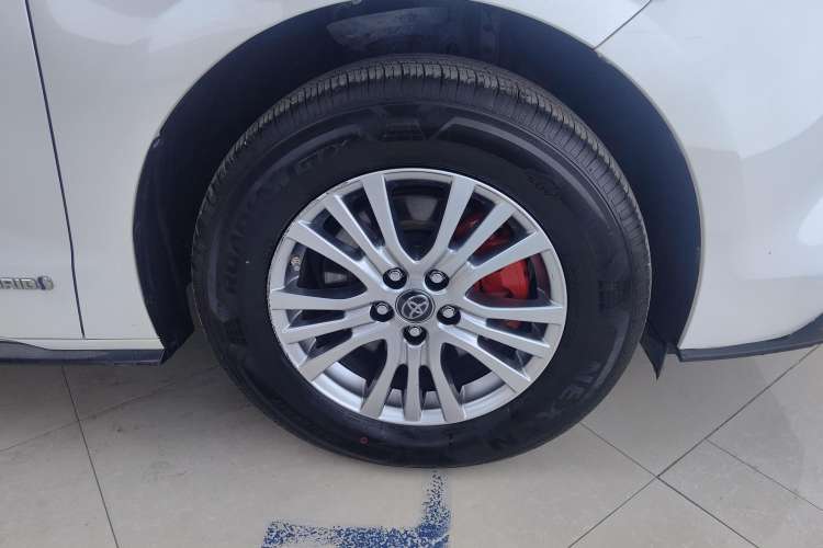 Used Toyota Sienna 2021 2.5L Hybrid Premium Edition
