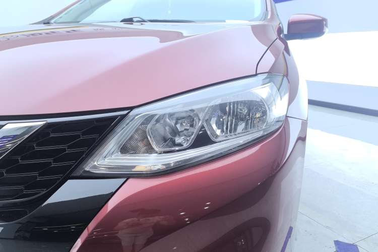 Used Nissan Tiida 2016 1.6L CVT Cool Dynamic Edition
