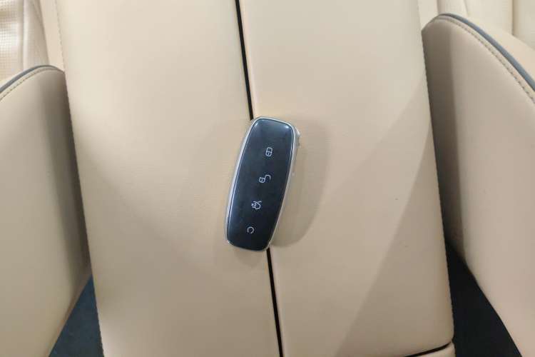 Used Denza D9 2022 DM-i 970 Four-Wheel Drive Flagship Model