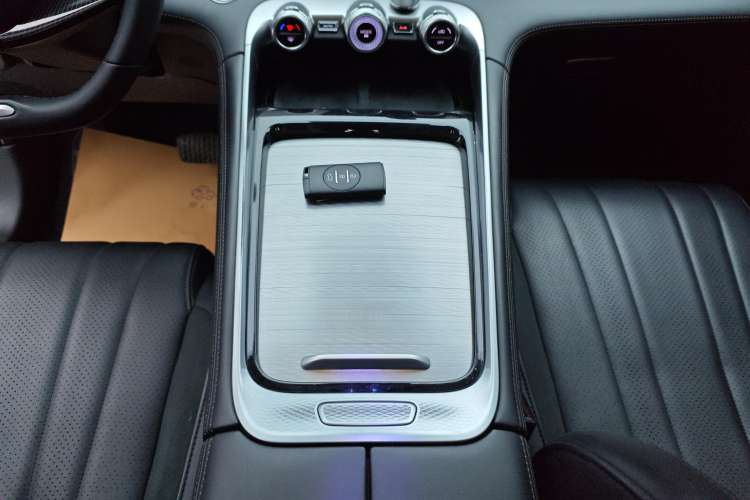 Used  Lingyun 2024 300T Two-Wheel Drive Starlight Edition
