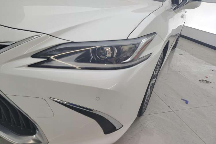 Used Lexus ES 2018 200 Excellence Edition China V Standard
