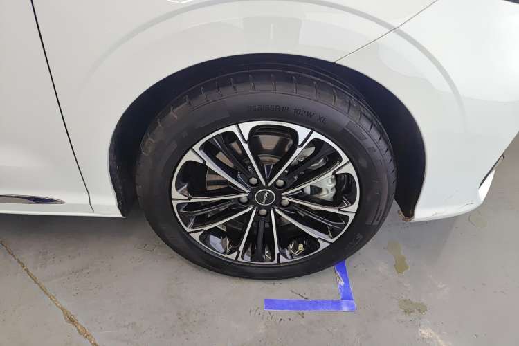 Used Roewe iMAX8 2021 400TGI Supreme Series Lu Zun Edition
