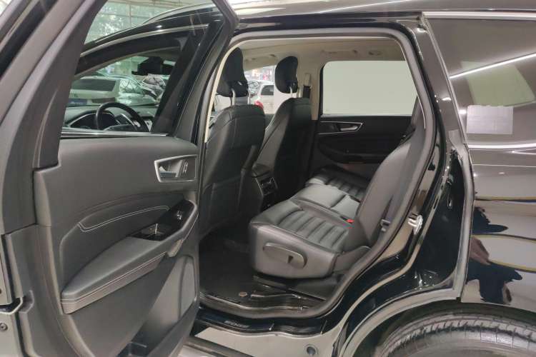 Used Ford Edge 2018 EcoBoost 245 Two-Wheel-Drive Titanium 7-Seater China V Standard
