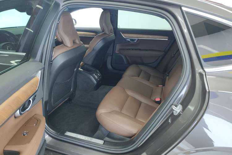 Used Volvo S90 2024 B5 Zhiyi Luxury Edition
