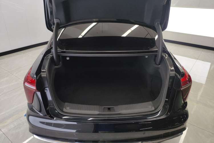 Used Hongqi H5 2023 1.5T DCT Smart Connect Flagship Edition
