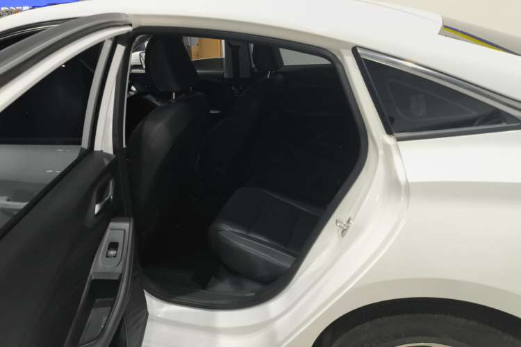 Used MG 5 2023 180 DVVT CVT Fashion Edition
