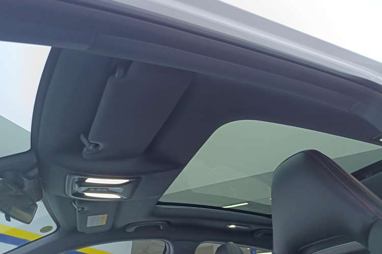 Used Changan UNI-V 2024 1.5T Smart Navigation Version
