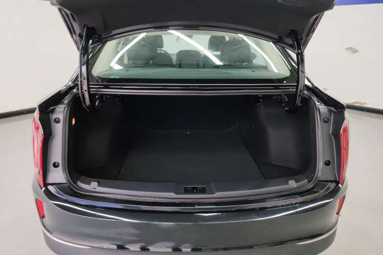 Used Hongqi E-QM5 2023 Base Travel Edition
