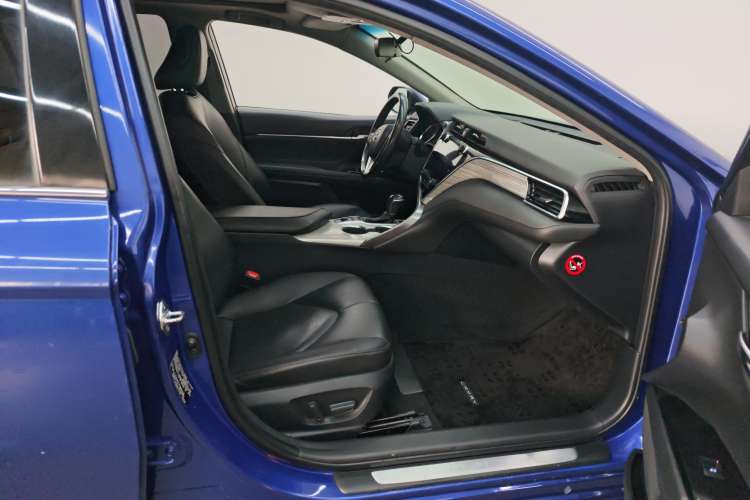 Used Toyota Camry 2019 Dual-Engine 2.5 HG Luxury Edition China V Standard