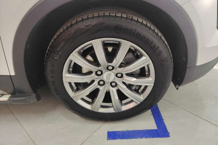 Used Cadillac XT4 2020 28T Two-Wheel-Drive Leading Version
