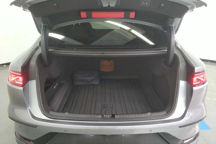 Used BYD Han 2022 DM-i 242km Flagship Model
