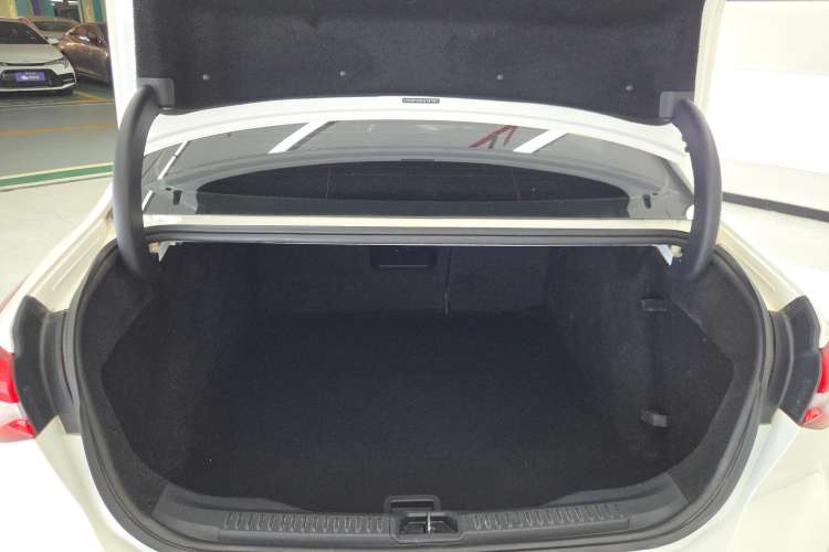 Used Ford Focus 2019 Sedan EcoBoost 180 Automatic Titanium Edition