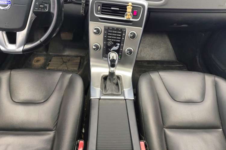 Used Volvo S60 2016 S60L T4 Zhiyuan Edition
