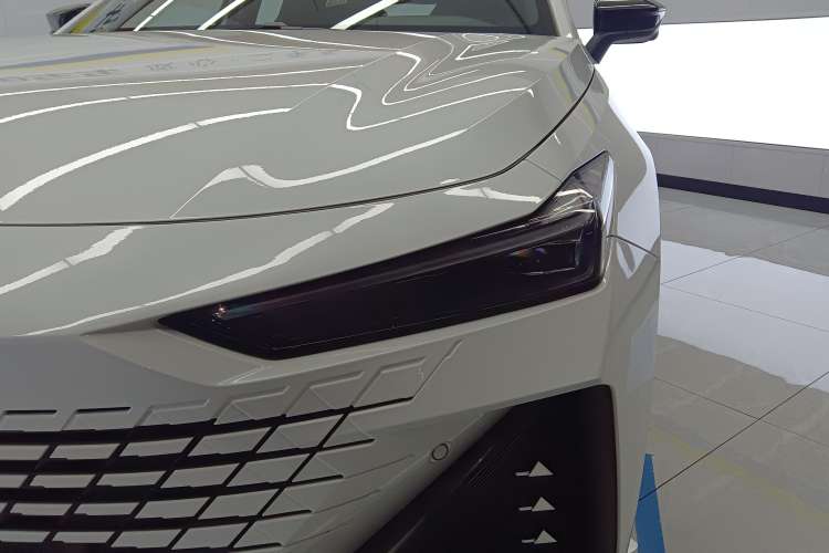 Used Changan UNI-V 2023 1.5T Premium Model
