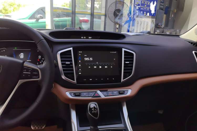 Used Geely Auto Vision X6 2018 1.4T CVT 4G Connected Flagship Edition