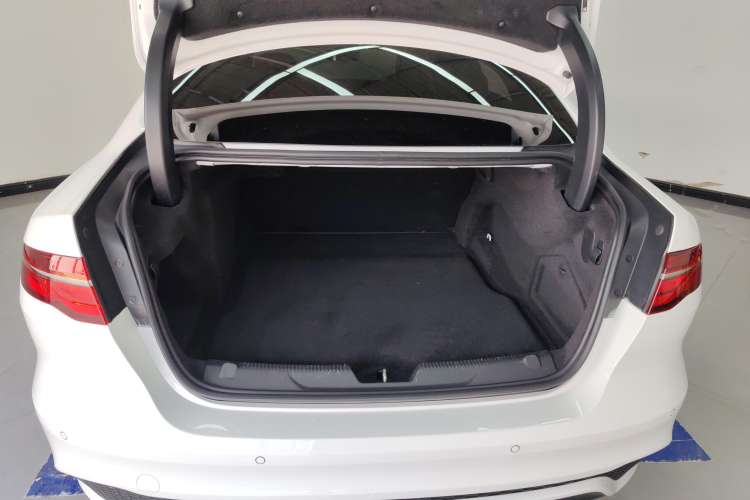 Used Jaguar XEL 2020 2.0T 200 PS R-DYNAMIC S Advanced Sport Edition
