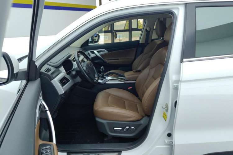 Used Geely Auto Emgrand X7 Sport 2016 1.8TD Automatic ZhiZun Version
