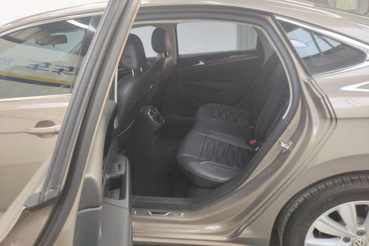 Used Volkswagen Passat 2019 330TSI Elite Edition China VI
