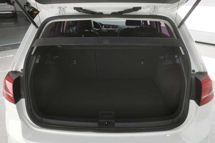 Used Volkswagen Golf 2016 230TSI Automatic Luxury Version
