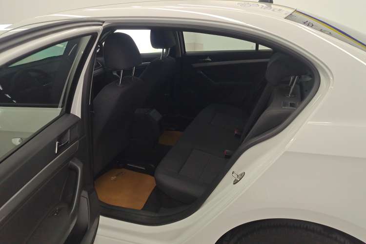 Used Volkswagen Lavida 2017 1.6L Automatic Fashion Edition